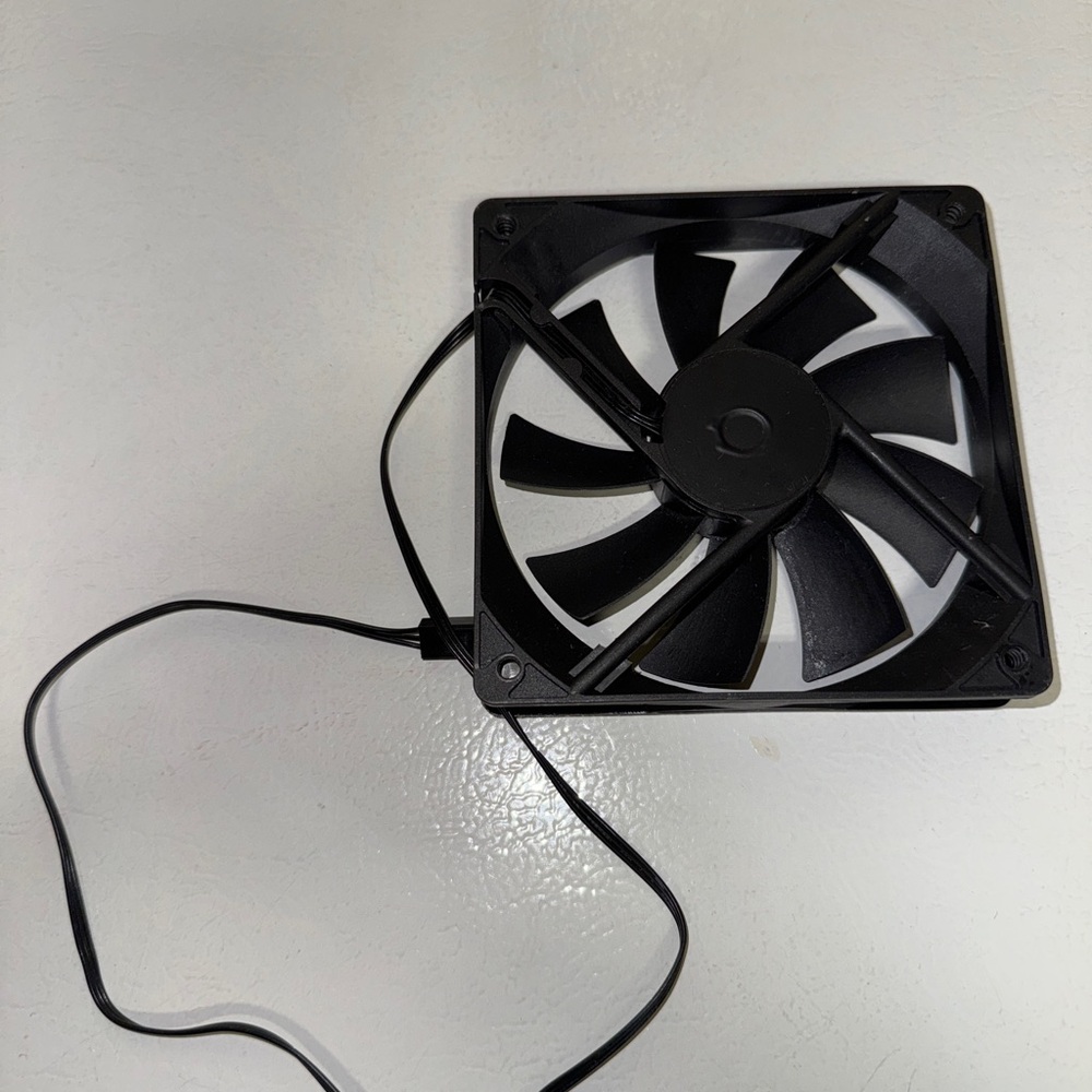 Computer Case Fan - Picture 2 of 5